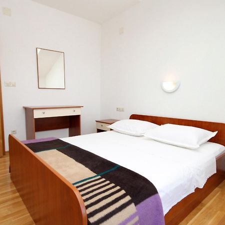 Apartments With A Parking Space Jelsa, Hvar - 8765 Jelsa  Habitación foto