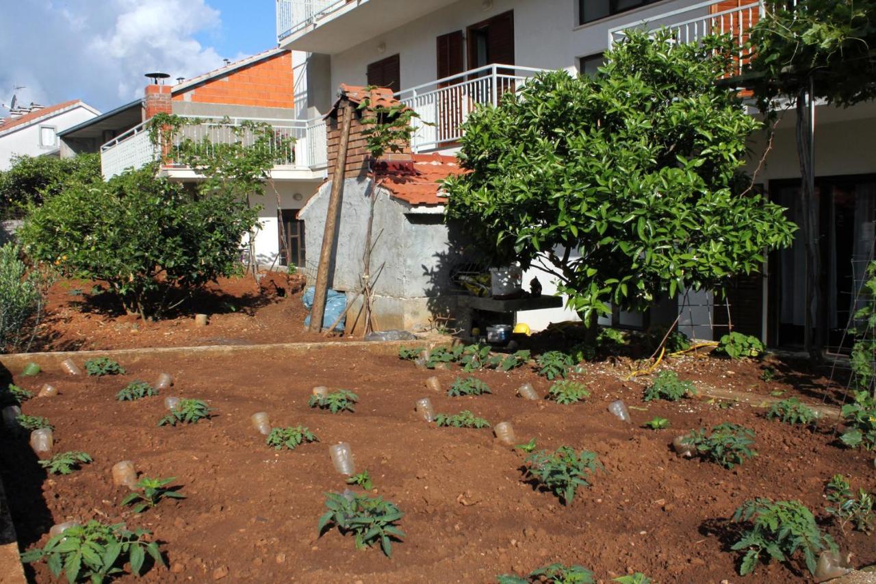 Apartments With A Parking Space Jelsa, Hvar - 8765 Jelsa  Exterior foto